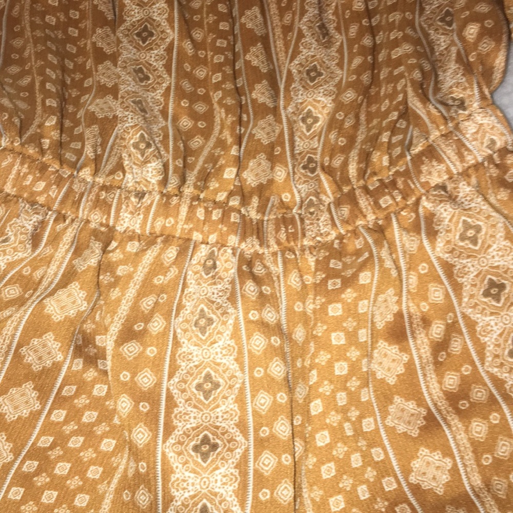 Off-The-Shoulder Gold Patterned Romper - image 4